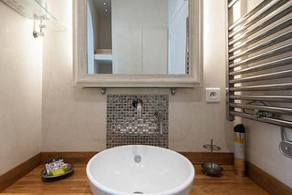 Barla 3 - A Spacious One Bedroom Apartment Near Place Garibaldi Nice Buitenkant foto